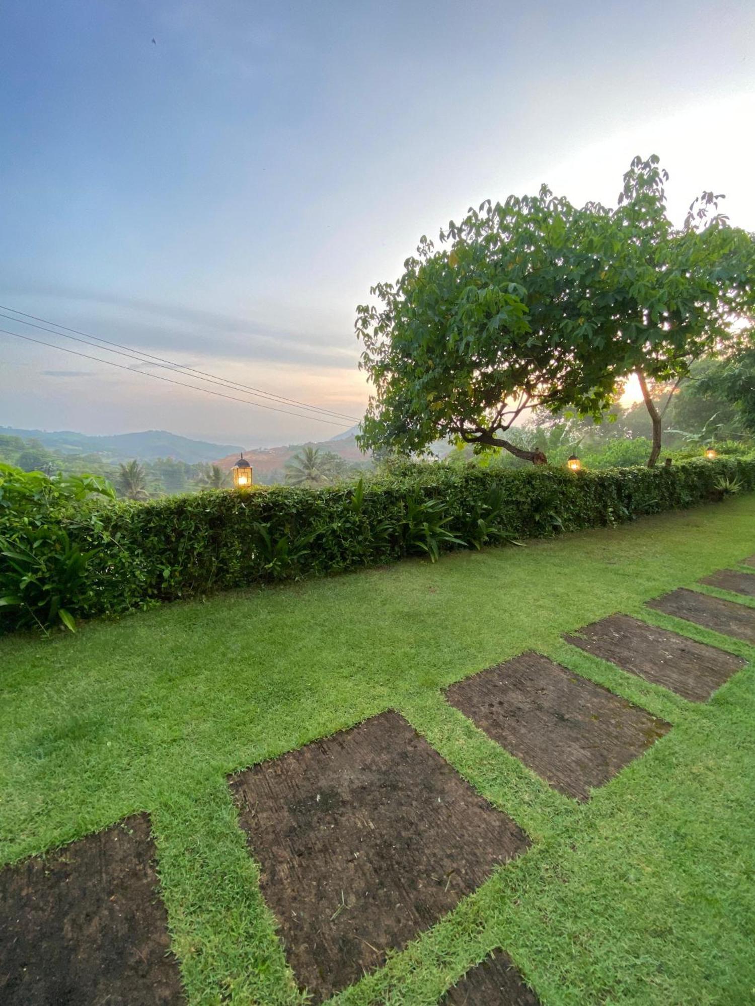 The Hill View Lombok Hotel Kuta  Kültér fotó